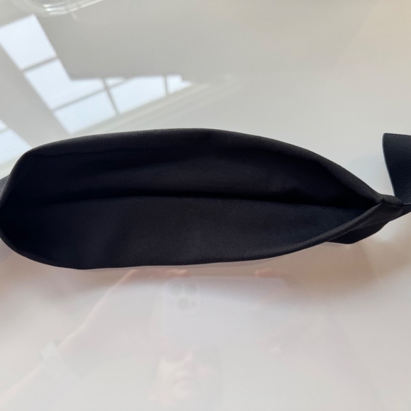 Amphipod AirFlow Microstretch Plus Luxe™ Run Belt Size Small - Picture 4 of 7